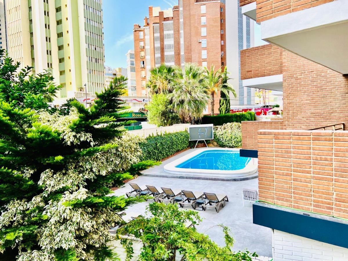 Trebol One Apartments By Mc Benidorm Bagian luar foto