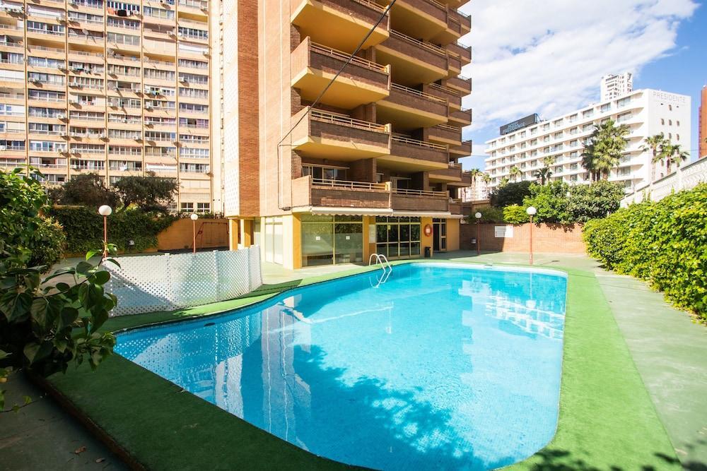 Trebol One Apartments By Mc Benidorm Bagian luar foto